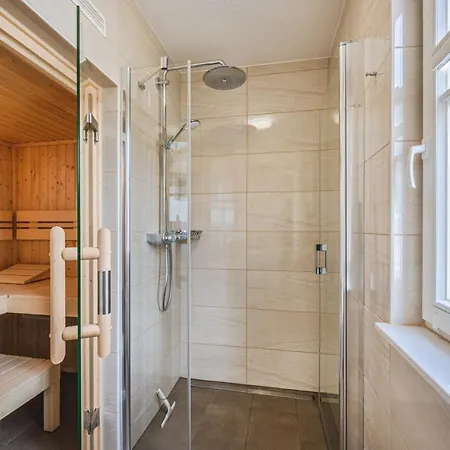 Reetdachhaus Am Haff Mit Sauna, Terrasse Und Wlan 度假居 *