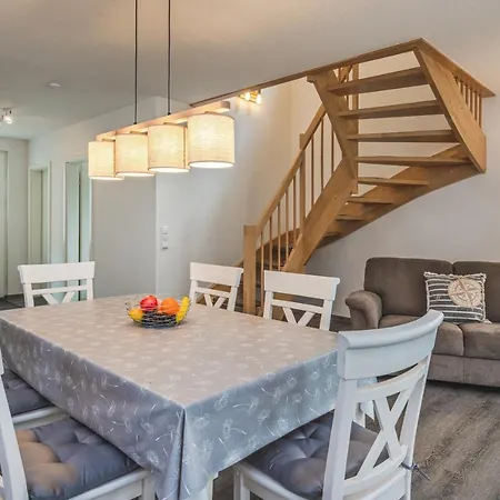 Reetdachhaus Am Haff Mit Sauna, Terrasse, Wlan