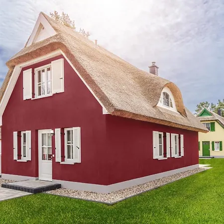 Holiday home Reetdachhaus Am Haff Mit Sauna, Terrasse, Wlan Zirchow